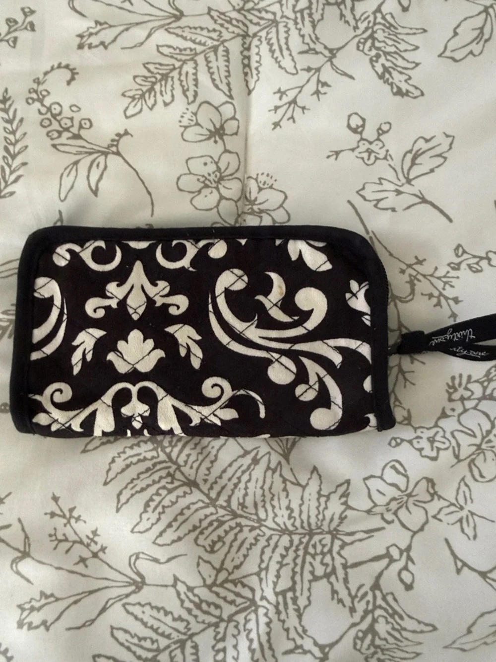 Vera Bradley Black & White Quilted Damask Zip Wallet - Picture 2 of 4
